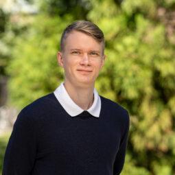 Dr. Niels Bisballe